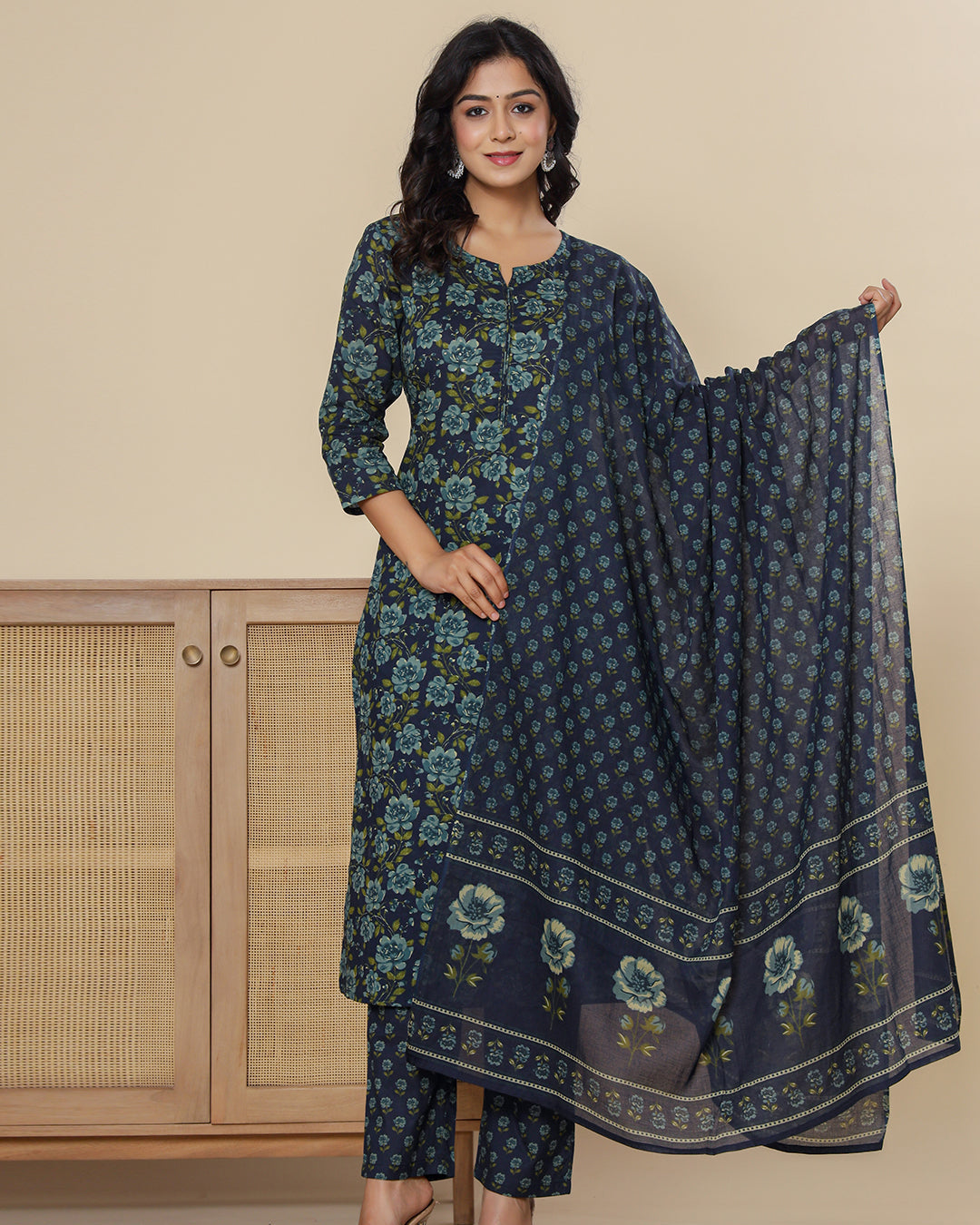 6351SKDBL-1_1 Blue Digital Print Cotton 3 Pcs Suit