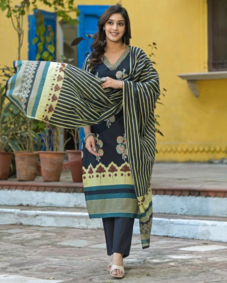 Blue Digital Print V Neck 3 Pcs Suit