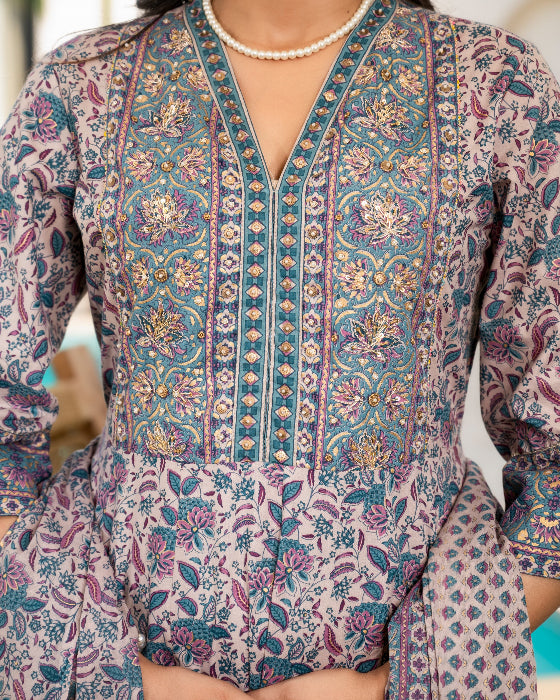 green anarkali dress for women_trooking fashions