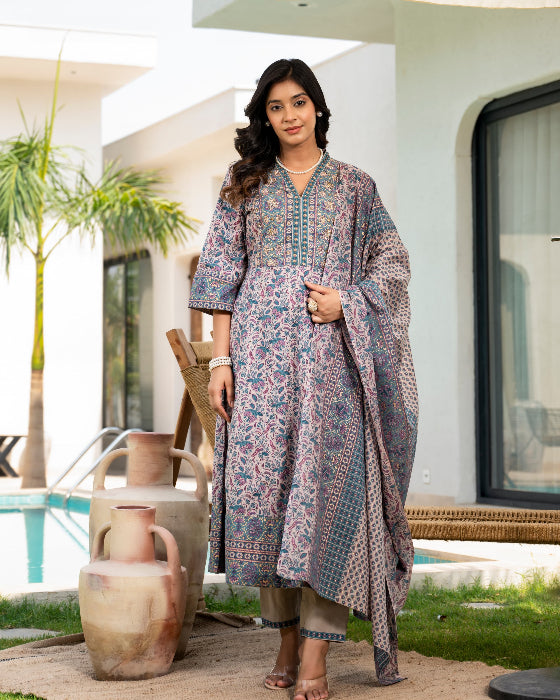 green anarkali dress for women_trooking fashions