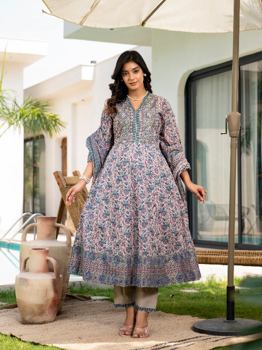 green anarkali dress for women_trooking fashions