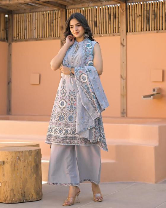 grey suit printed trooking