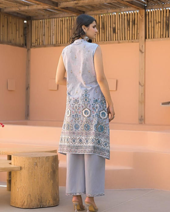 grey suit printed trooking