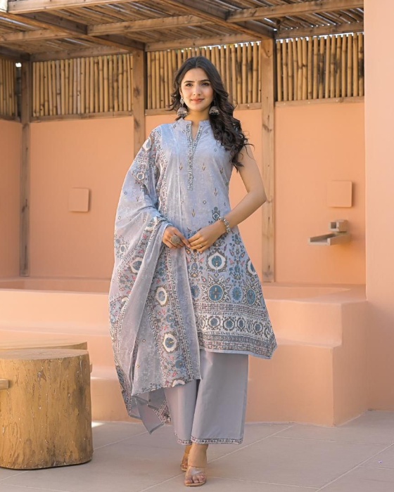 grey suit printed trooking