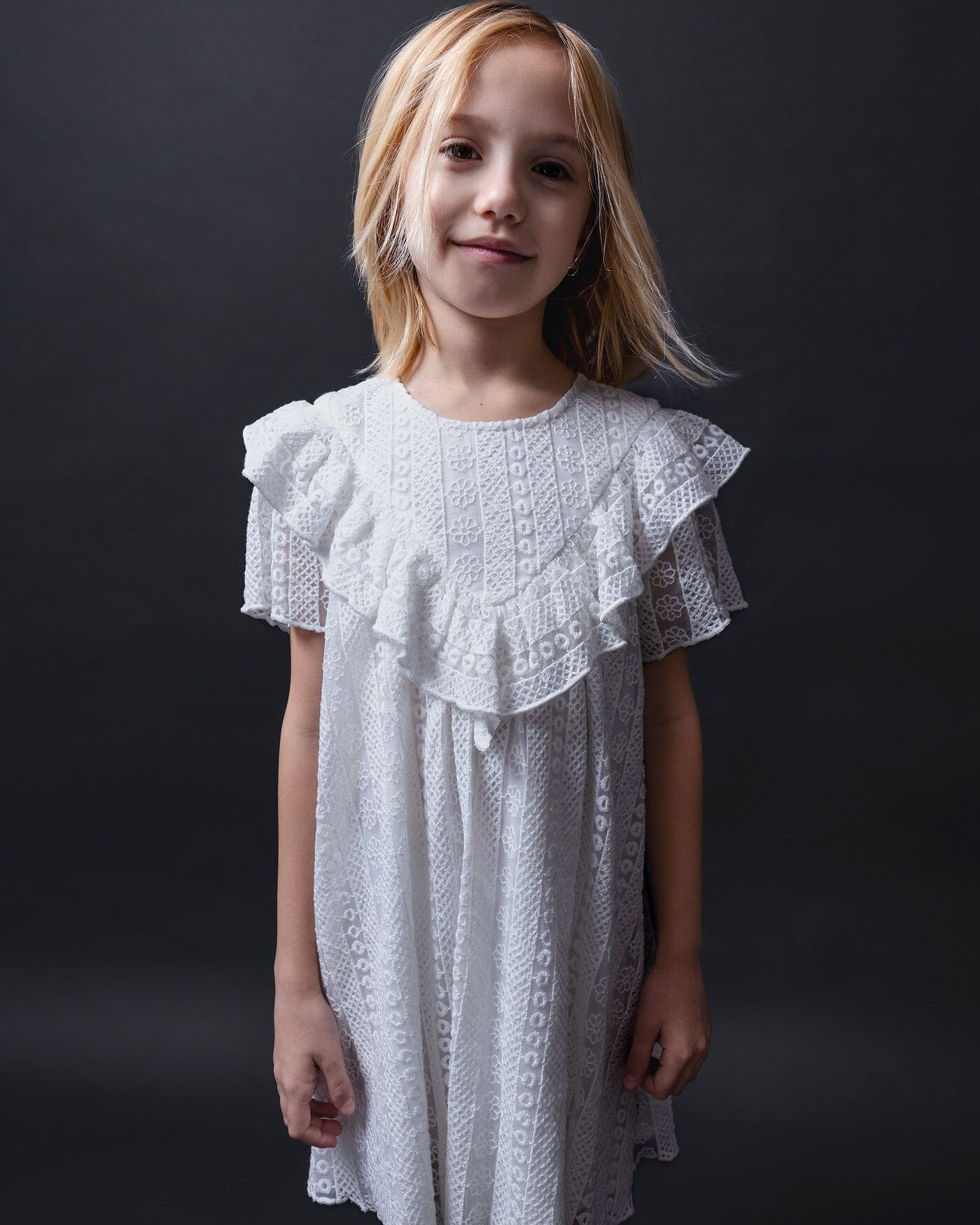 Girl's White Net Shifly Frok