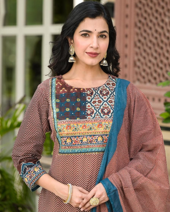 Rust_Round_Neck_Ajrak_Print_3_Pcs_Suit_1 Rust Round Neck Ajrak Print 3 Pcs Suit