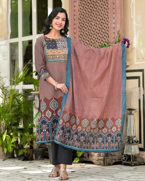Rust_Round_Neck_Ajrak_Print_3_Pcs_Suit_2 Rust Round Neck Ajrak Print 3 Pcs Suit